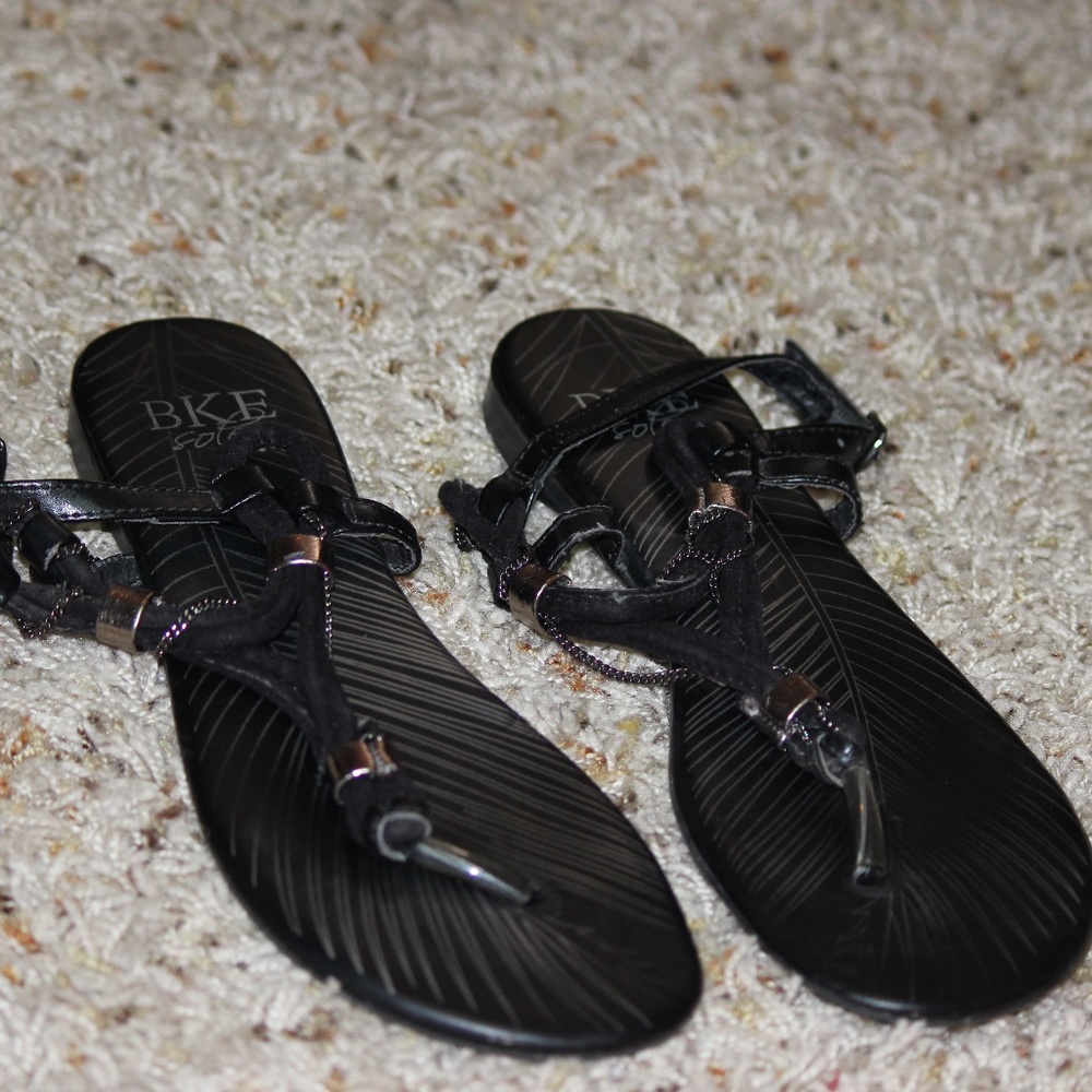 BKE sandals. size 8.5